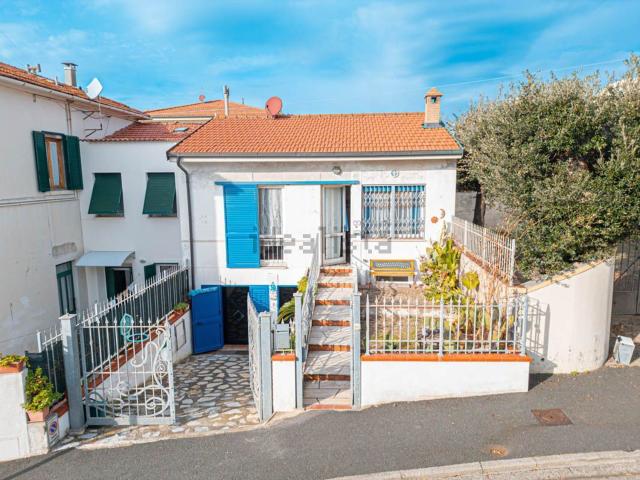 Villetta indipendente in vendita di 120 m² in Via Zug