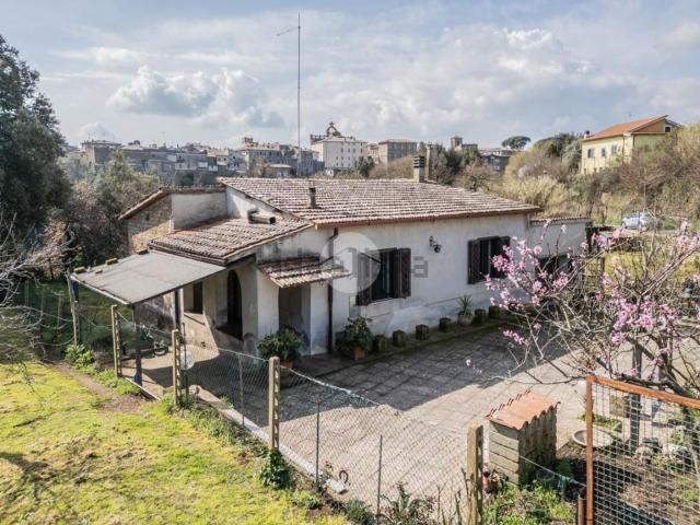 Villetta indipendente in vendita di 120 m² in Viale Guglielmo Marconi, 24
