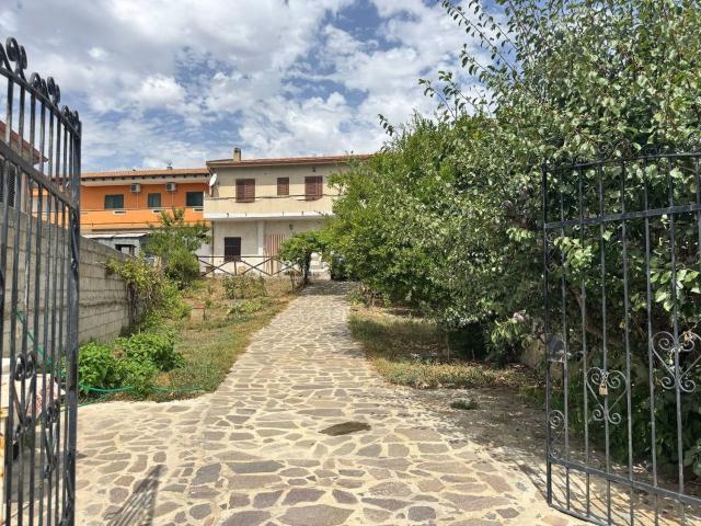 Villetta indipendente in vendita di 120 m² in Vico Emilio Lussu