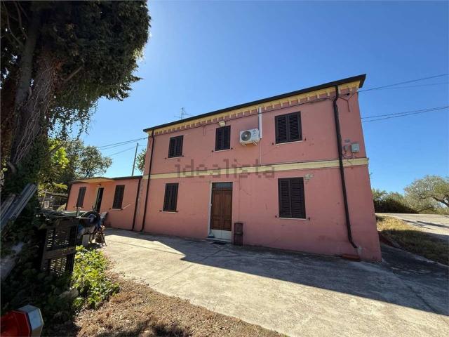 Villetta indipendente in vendita di 120 m² in Contrada Collelongo, 29