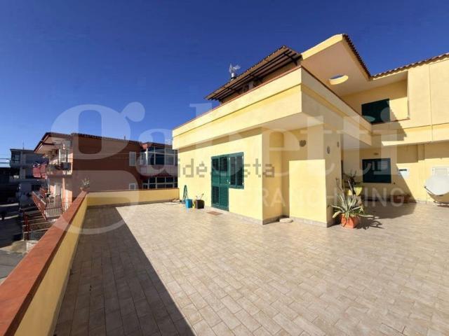 Villetta indipendente in vendita di 120 m² in Corso Filomarino