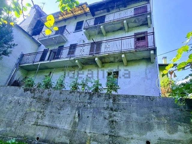 Villetta indipendente in vendita di 120 m² in Frazione Chezzo