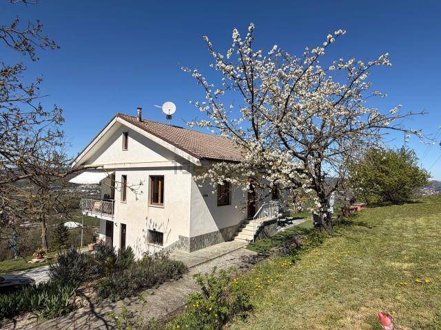 Villetta indipendente in vendita di 120 m² in Località Baroni Torielli
