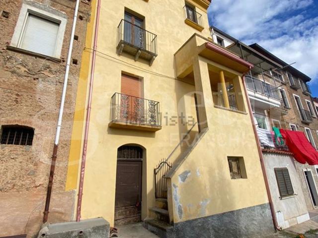 Villetta indipendente in vendita di 120 m² in Piazza Giuseppe Garibaldi, 52