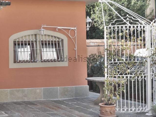 Villetta indipendente in vendita di 121 m² in Via Lorenzo Il Magnifico