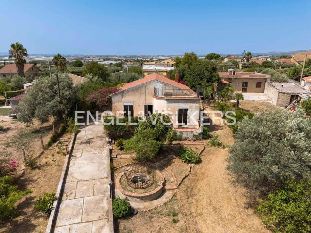 Case e ville in vendita di 125 m² in Via Monti Iblei, contrada roccazzo, 8