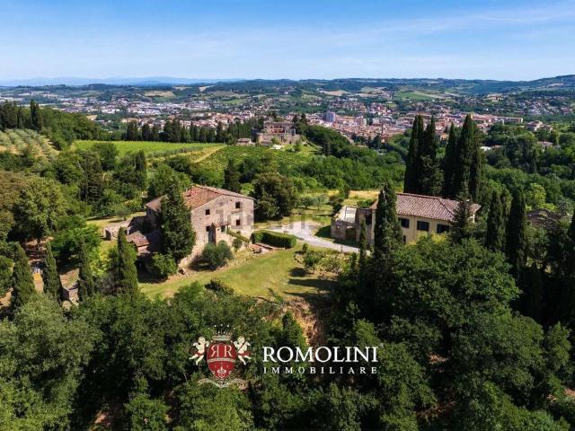 Villetta indipendente in vendita di 1225 m²