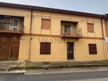 Villetta indipendente in vendita di 122 m² in Via Dante Alighieri