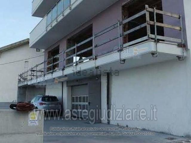 Villetta indipendente in vendita di 122 m² in Via Martiri Ungheresi, 18