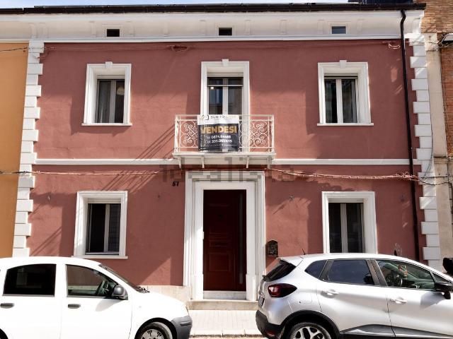 Villetta indipendente in vendita di 123 m² in Via Antonio Cardarelli, 57