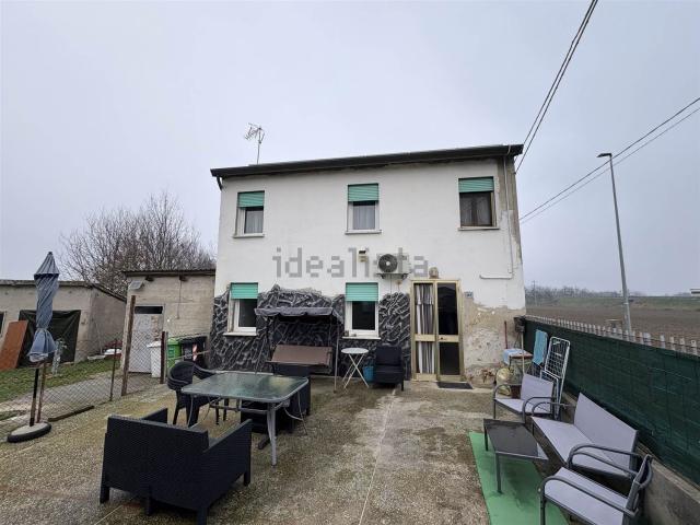 Villetta indipendente in vendita di 124 m² in Via Giovanni Monti