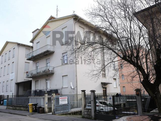 Villetta bifamiliare in vendita di 124 m² in Via Risorgimento, 3