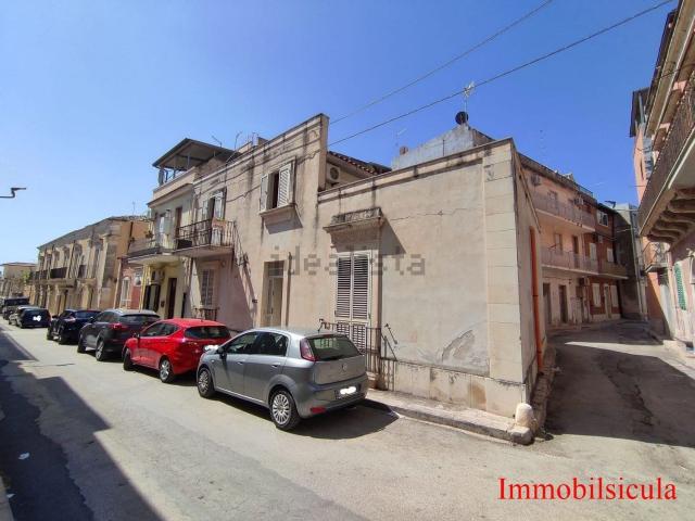 Villetta indipendente in vendita di 125 m² in Via Ispica