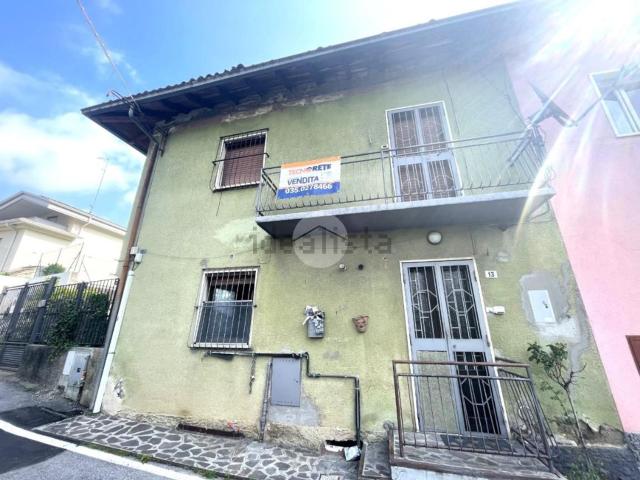 Villetta indipendente in vendita di 125 m² in Via Macina, 13