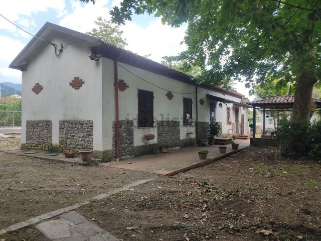 Villetta indipendente in vendita di 125 m² in Via Salicello