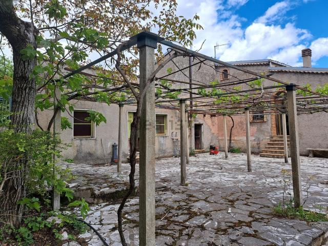 Villetta indipendente in vendita di 126 m² in Via cerreto