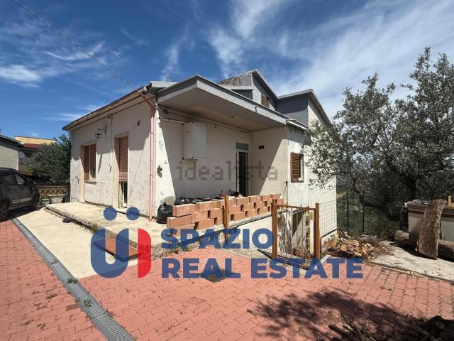 Villetta indipendente in vendita di 126 m² in Via Dante Alighieri, 30