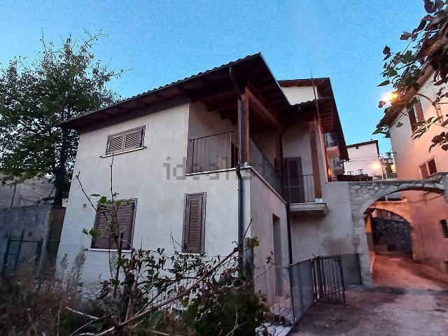 Villetta indipendente in vendita di 126 m² in Via di Castel Camponeschi