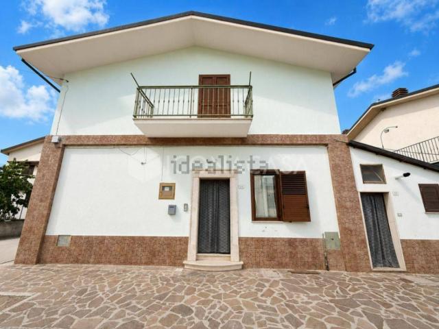 Villetta indipendente in vendita di 126 m² in Via Po, 24