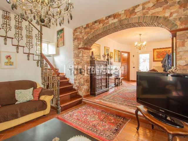 Villetta indipendente in vendita di 126 m² in Via Rezza, 25
