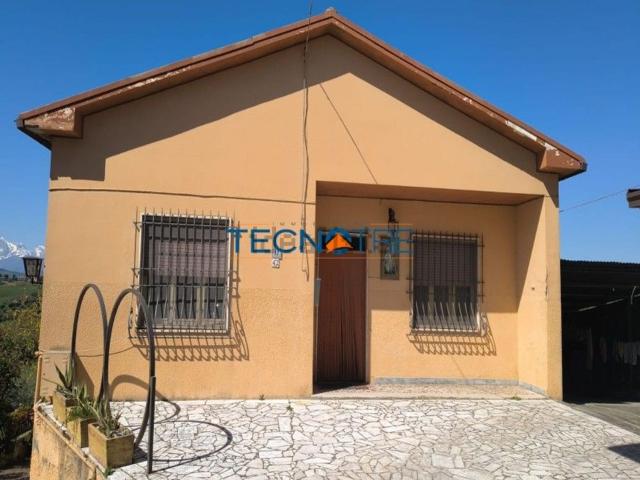 Villetta indipendente in vendita di 127 m² in Via Costa del Monte, 42