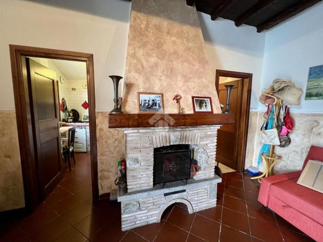 Villetta indipendente in vendita di 127 m² in Via Cassia