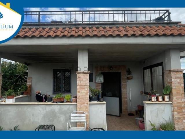 Villetta indipendente in vendita di 127 m² in Via dei Quarticcioli, 36