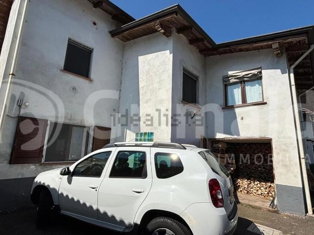 Villetta indipendente in vendita di 127 m² in Via IV Novembre, 42