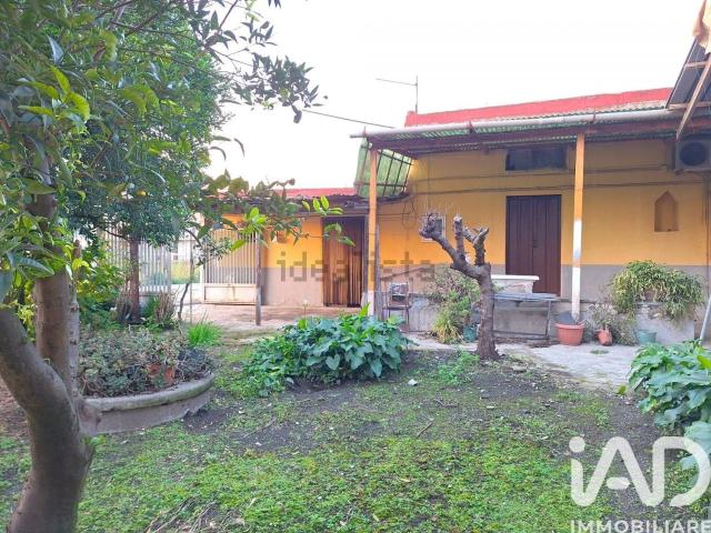 Villetta indipendente in vendita di 128 m² in Via Alfonso Tortora