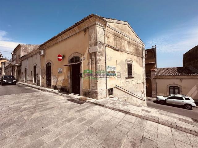 Villetta indipendente in vendita di 128 m² in Via del Portale