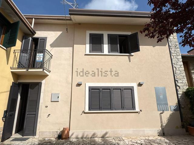 Villetta indipendente in vendita di 128 m² in Via I fuoco