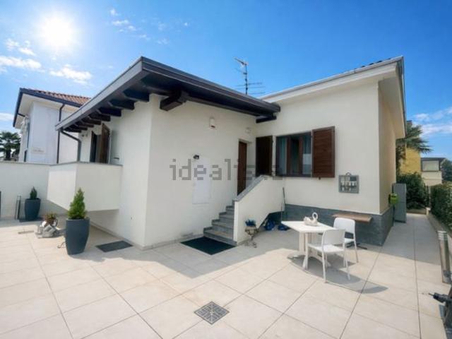 Villetta indipendente in vendita di 128 m² in Via Trieste, 21