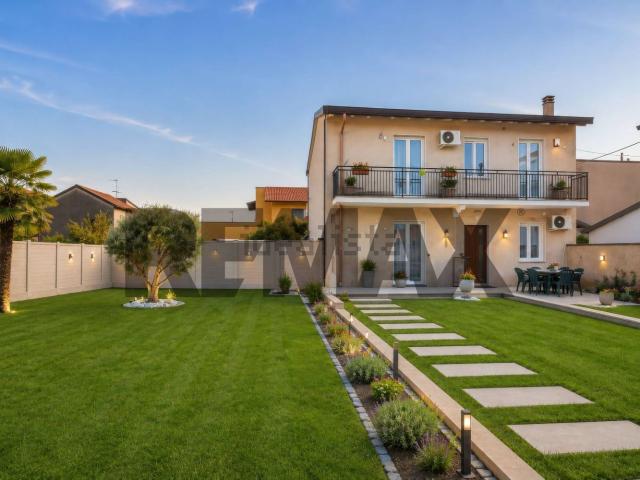 Villetta indipendente in vendita di 129 m² in Via Giuseppe Garibaldi, 95