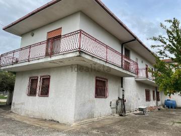 Villetta indipendente in vendita di 129 m² in Via Esche, 4