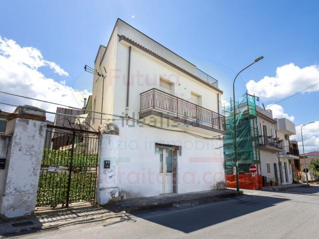 Villetta indipendente in vendita di 129 m² in Via Maceo, 35