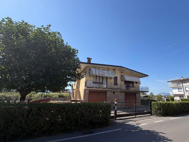 Villetta indipendente in vendita di 129 m² in Via Piave, 8