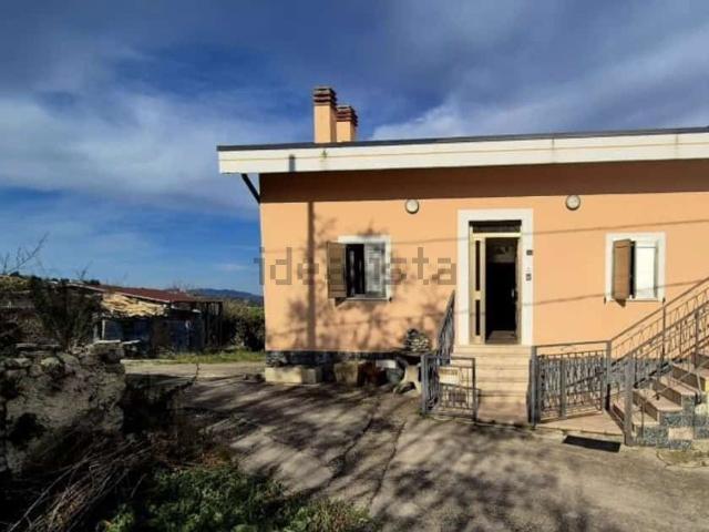 Villetta indipendente in vendita di 129 m² in Contrada Trosciano Superiore
