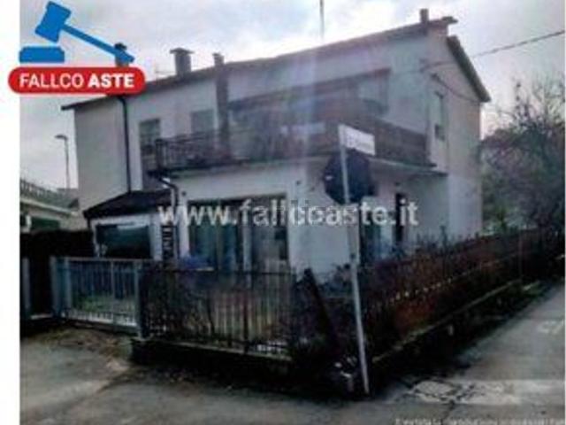 Villetta indipendente in vendita di 130 m² in Via C Colombo, 1