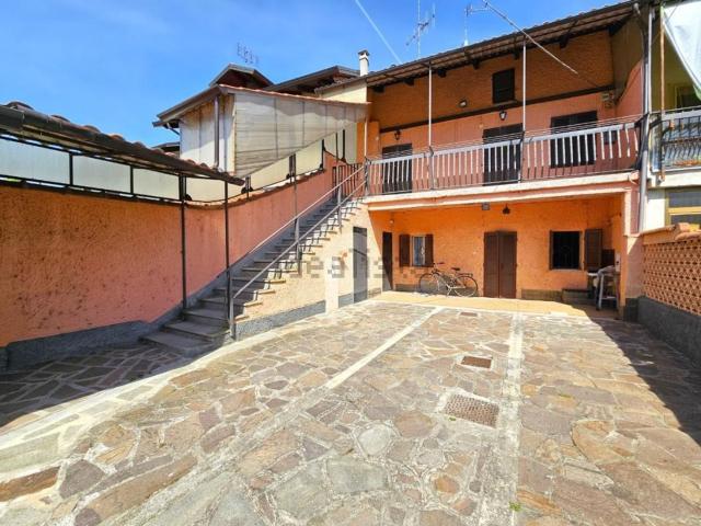 Villetta indipendente in vendita di 130 m² in Via Caduti Per la Libertà, 80