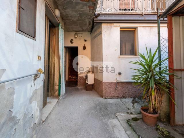 Villetta indipendente in vendita di 130 m² in Via Canossi, 1