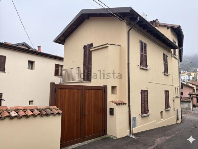 Villetta indipendente in vendita di 130 m² in Via Carlo Amoretti, 3