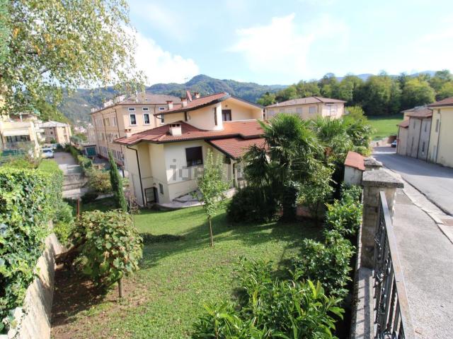 Villetta indipendente in vendita di 130 m² in Via Antonio Fornasa