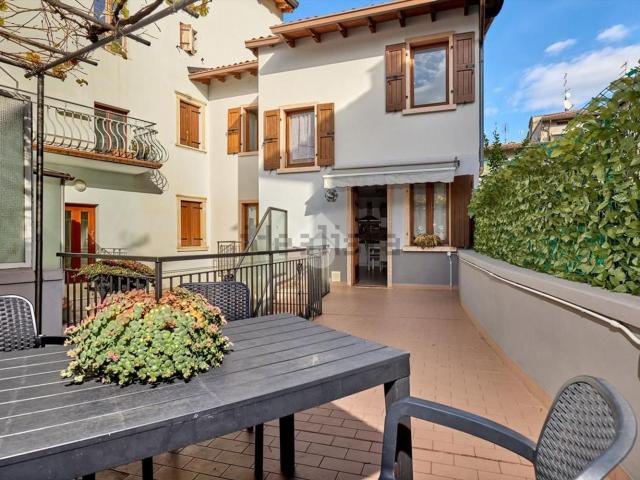 Villetta indipendente in vendita di 130 m² in Via Bottura, 20