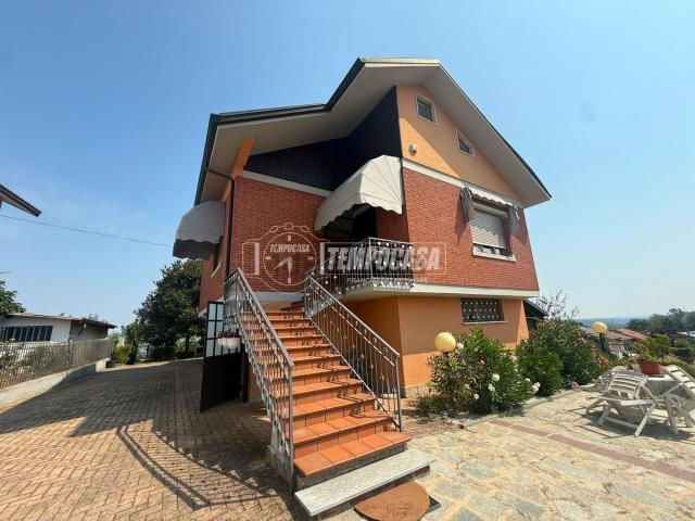 Villetta indipendente in vendita di 130 m² in Via Borgonuovo, 15