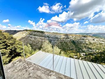 Villetta indipendente in vendita di 130 m² in Via Generale Cadorna, 5