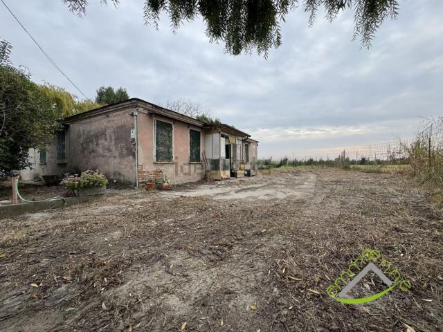 Villetta indipendente in vendita di 130 m² in Via Dante Alighieri