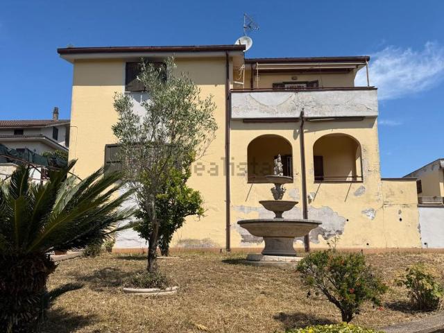Villetta indipendente in vendita di 130 m² in Via dei Pettirossi