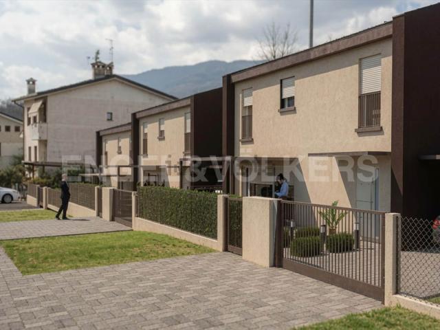 Villetta indipendente in vendita di 130 m² in Via dei Salici