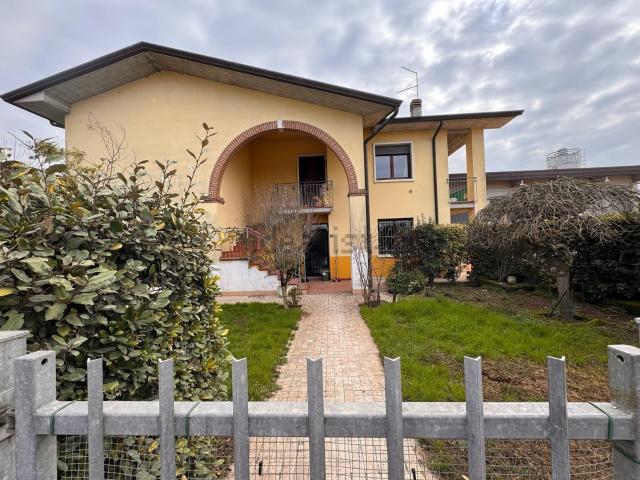 Villetta indipendente in vendita di 130 m² in Via della Cooperazione, 4