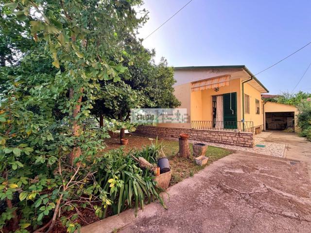 Villetta indipendente in vendita di 130 m² in Via della Chiusa